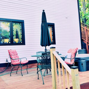 The Deck and Hot Tub + Facade of Guest House
