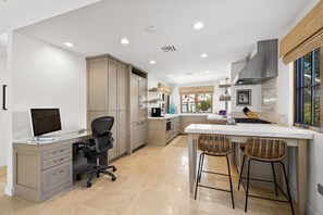 Desk for Those Who Work Remotely