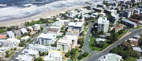 Yes we are that close to the stunning Kings Beach and Caloundra CBD
