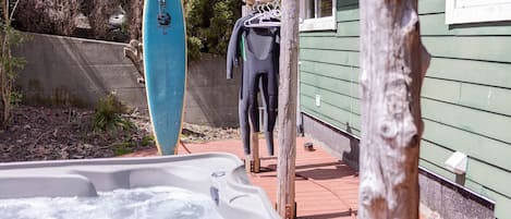 Hut tub and outdoor shower