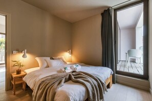 Double bedroom (We provide prepared beds with high-quality bed linen)