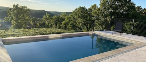 Terrasse avec piscine