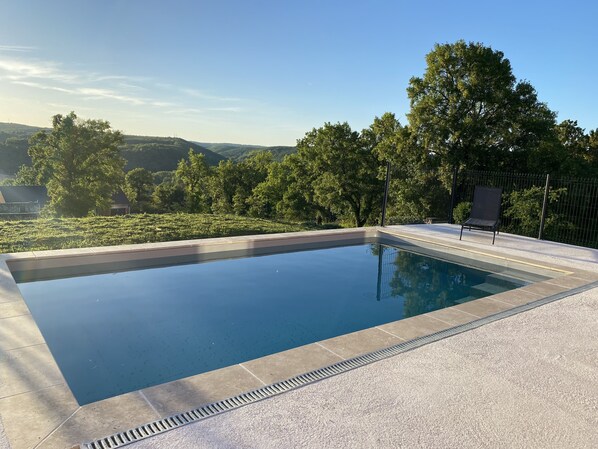 Terrasse avec piscine