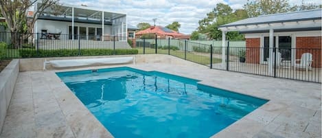 Deluxe Entertainer | Pool, Close to CBD