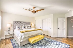 Comfortable King Mattresses with cotton linen, HD Smart TV