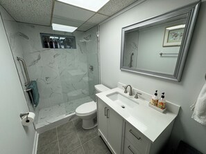 Newly renovated (5/2024) bathroom and shower
