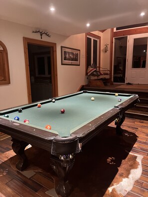 Pool table