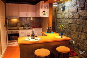 Kitchen / Cuisine / Cozinha / Cocina