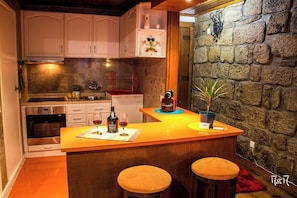 Kitchen / Cuisine / Cozinha / Cocina