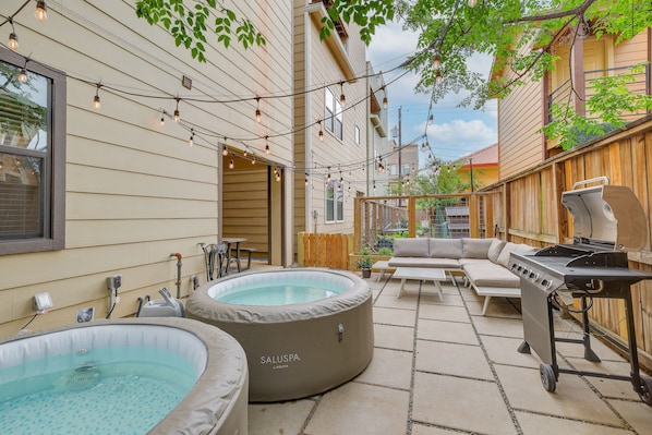 Houston Vacation Rental | 1BR | 1BA | 819 Sq Ft | Step-Free Access
