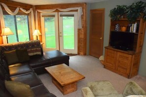 Screen, Furniture, Indoors, Living Room, Couch