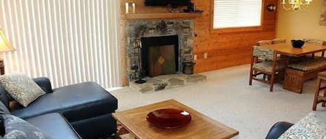 Furniture,Indoors,Living Room,Home Decor,Fireplace