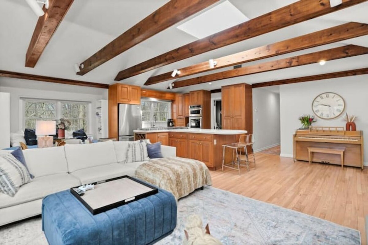 Monthly Rental-4 Bedroom Colonial in Westport, CT