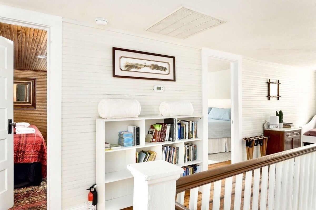 Perfect Private Farmhouse Retreat Near Mount Airy!