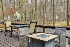 Cabin Exterior | Furnished Deck | Dining Area | Gas Grill | Gas Fire Pit