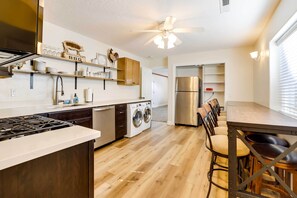 Kitchen | Coffee Maker | Washer/Dryer