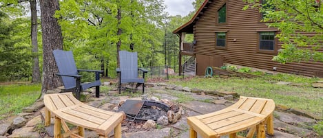 Eureka Springs Vacation Rental | 2BR | 2.5BA | 1,411 Sq Ft | Step-Free Access