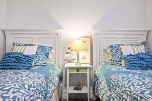 Twin bedroom 