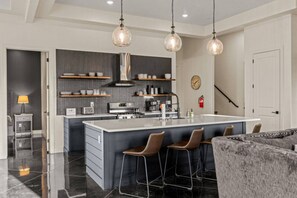Main Kitchen (seats 4)