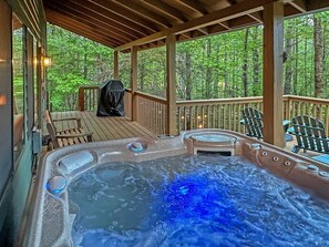 Bears Den Hot tub closeup
