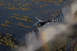 Helikopter-/flygplansturer
