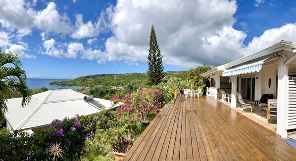 The Villa Tramontane and the sea view terrace