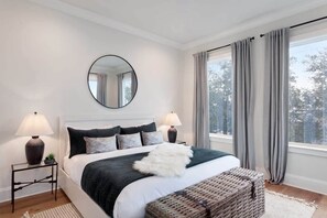 Main king bedroom