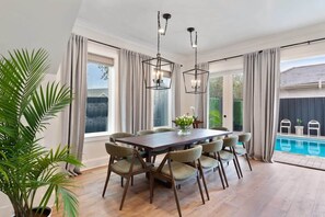 10-person dining table