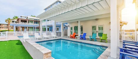 Banyan Blue; New private oversized pool & putting green.