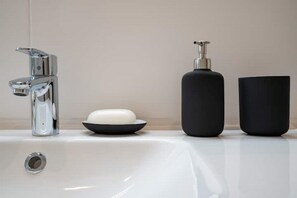 Équipements de salle de bain