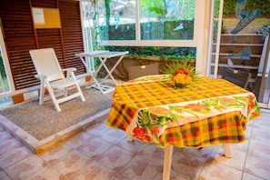 Outdoor dining