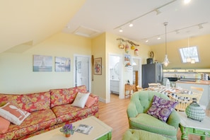 Living Room | Upstairs Apartment | Homeowner On-Site