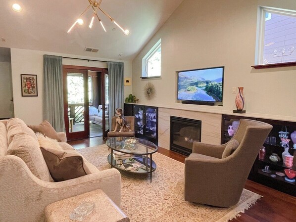 Living Room - Porch 