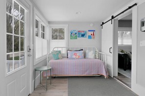 Front porch- twin daybed