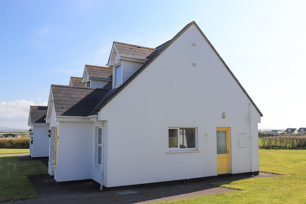 Ballybunion Holiday Cottage No. 10 | Coastal Self-Catering Holiday Accommodation Available in Ballybunion, County Kerry