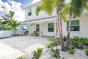 Spacious first floor cottage with porches. 