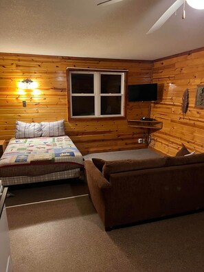 Cabin 4 - interior 1