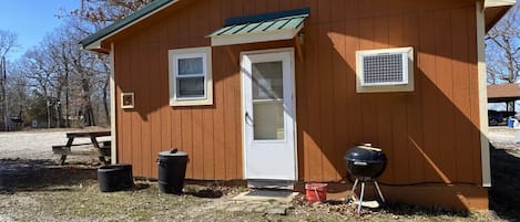 Cabin 5 - exterior 1
