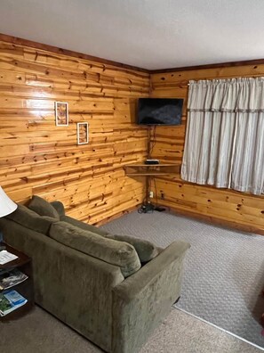 Cabin 5 - interior 2