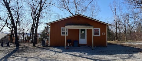 Cabin 11 - exterior