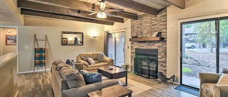 Living Area | Smart TV | Fireplace | Free WiFi