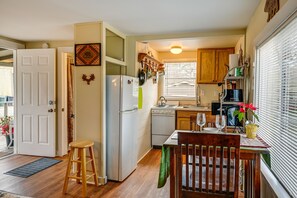 Studio | Pet Friendly w/ Fee | Smart TV