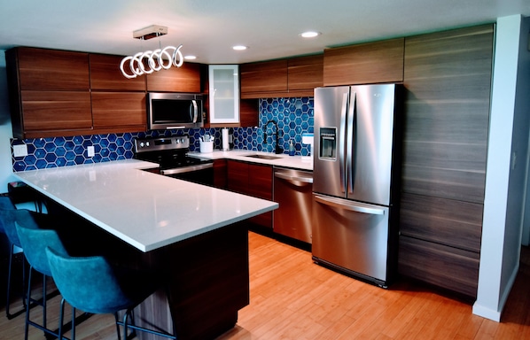 Lots of counter space! Air fryer, Keurig, toaster, blender & regular coffee pot.