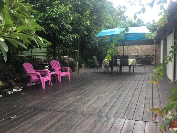 Outdoor dining