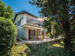 Plant, Building, Window, Sky, Tree, Architecture, Land Lot, House, Cottage, Leisure