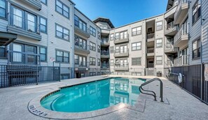 Shared pool in the middle of the complex