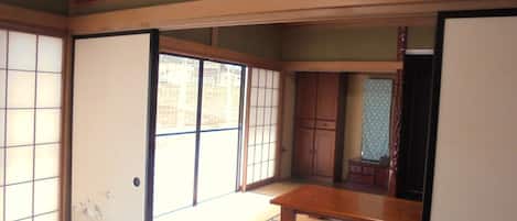 1st floor 2 rooms (8 tatami mats/6 tatami mats)