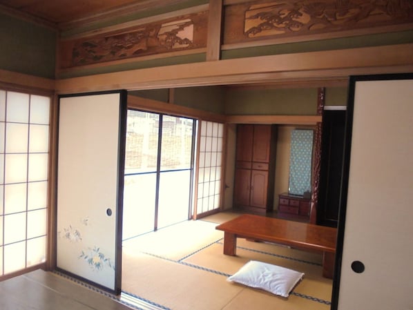 1st floor 2 rooms (8 tatami mats/6 tatami mats)