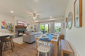 Dining table seats 6, and kitchen bar