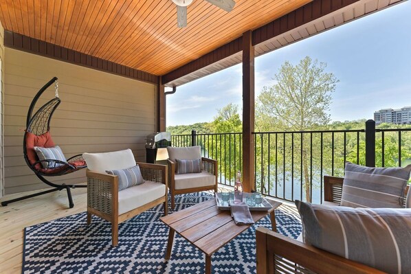 Stunning Lake Taneycomo View from the top floor!